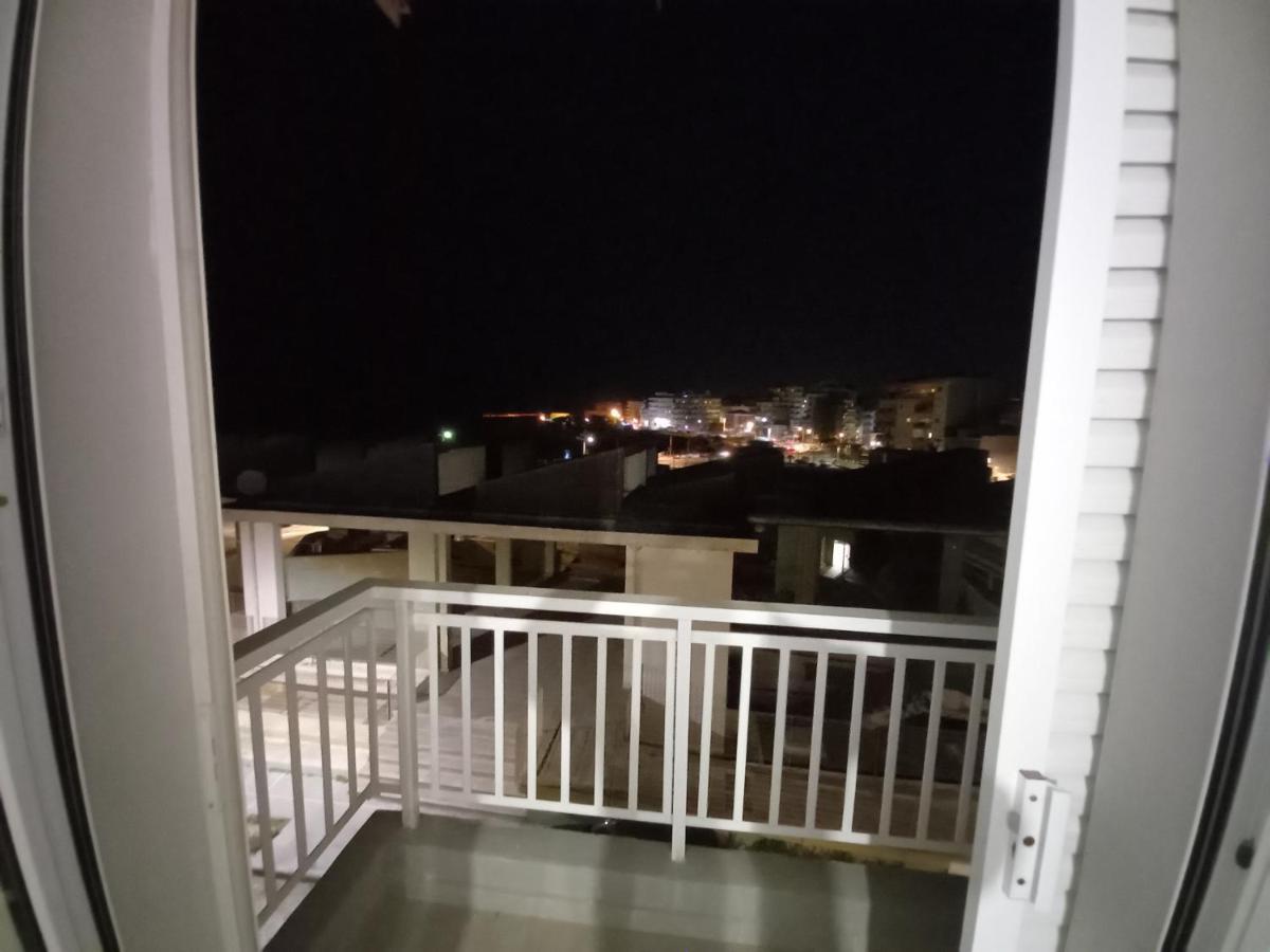 Modern Apartment In The Center Of Heraklion C Luaran gambar
